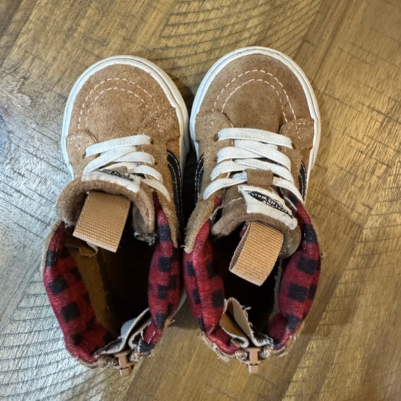 Vans MTE Tan and Black Toddler High-Top Sneakers - Picture 11 of 12